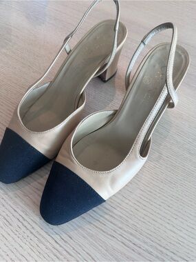 Authentic CHANEL Beige Black Leather Classic Cap Toe Slingback Block Heels Sz 38